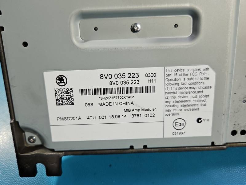 Аудіопідсилювач підсилювач звуку Skoda Octavia 3 8V0035223 — фото деталі 9