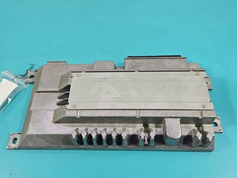 Аудіопідсилювач підсилювач звуку Audi A4 B9 8W0035465 — фото деталі 3