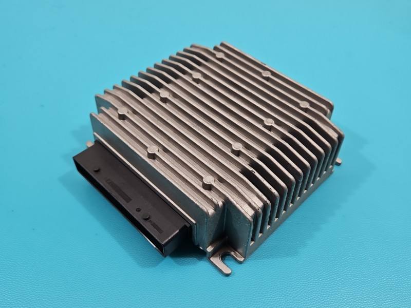 Аудиоусилитель усилитель звука Tesla Model S 1000350-001-09