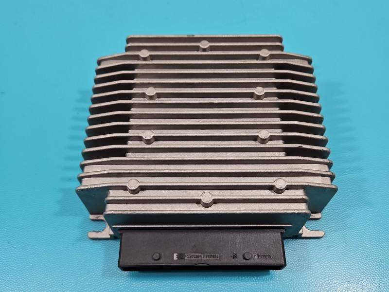 Аудиоусилитель усилитель звука Tesla Model S 1000350-001-09 — фото детали 2