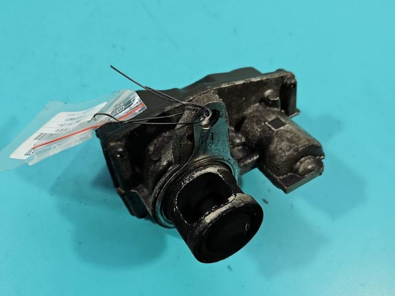 Клапан EGR Renault Trafic 147105982R