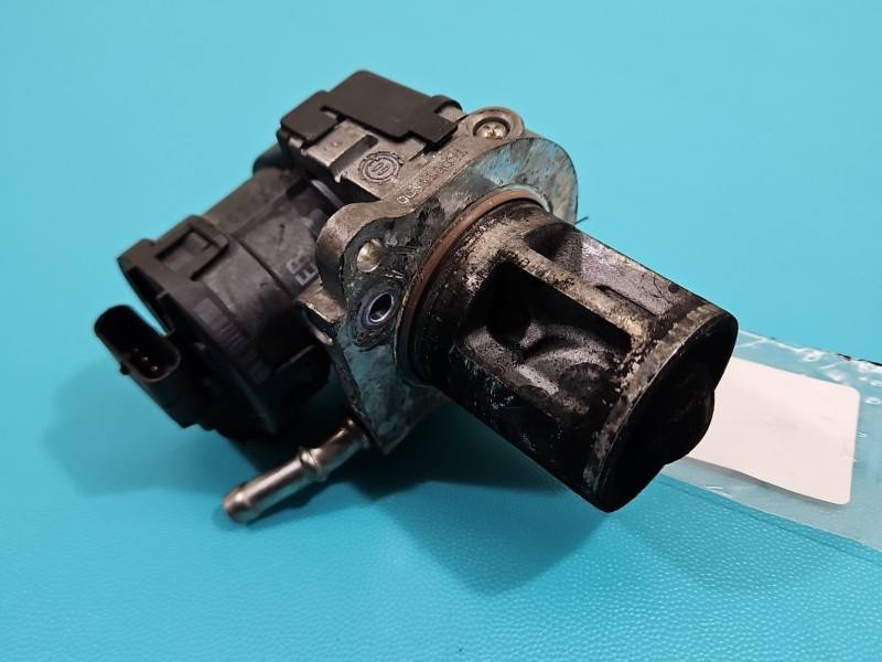 Клапан EGR Mercedes CLS C218 A6421401060