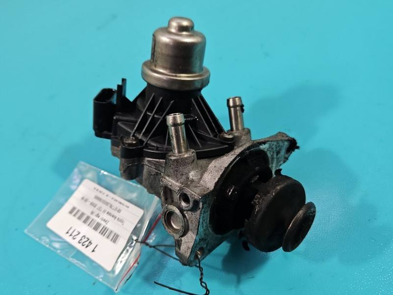 Клапан EGR Toyota Avensis T27 8513132