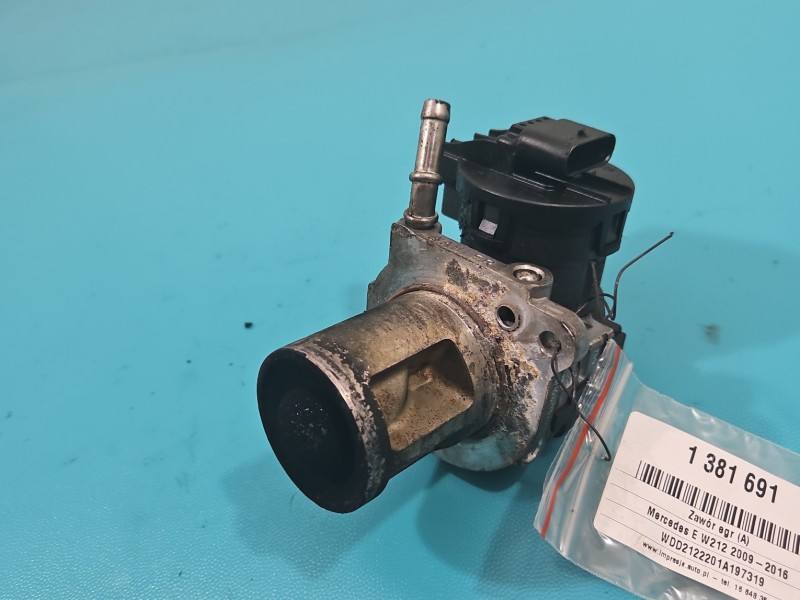 Клапан EGR Mercedes E W212 A6421401060 — фото деталі 2