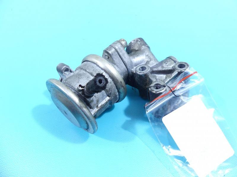 Клапан EGR Volkswagen Passat B5 058131101B