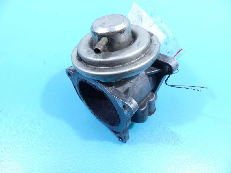 Клапан EGR Volkswagen Passat B6 038129637D