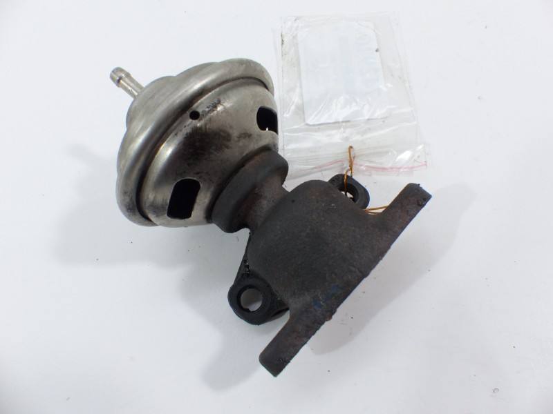 Клапан EGR Volkswagen Passat B5