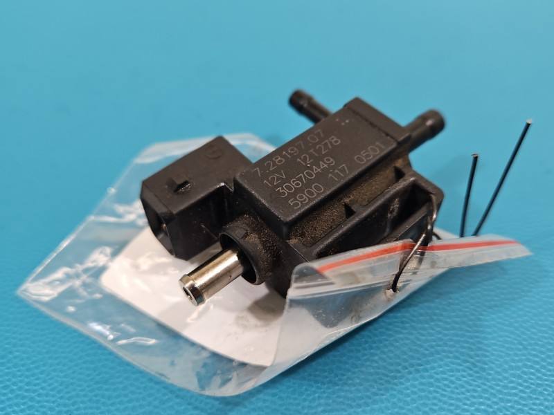 Вакуумный клапан Volvo S60 30670449