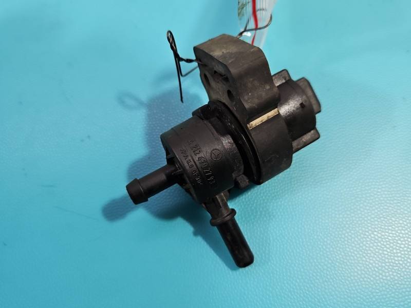 Вакуумный клапан Mercedes R W251 A2124702793