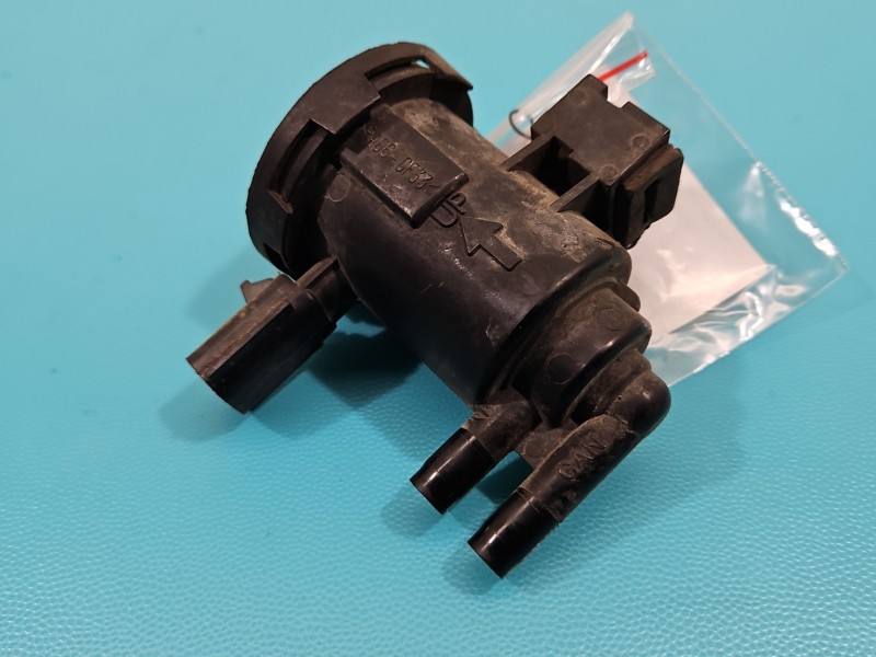 Вакуумный клапан турбіни Jeep Cherokee 04669940