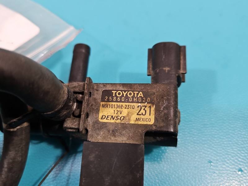 Вакуумний клапан турбіни Toyota Camry 25860-0H020 — фото деталі 3