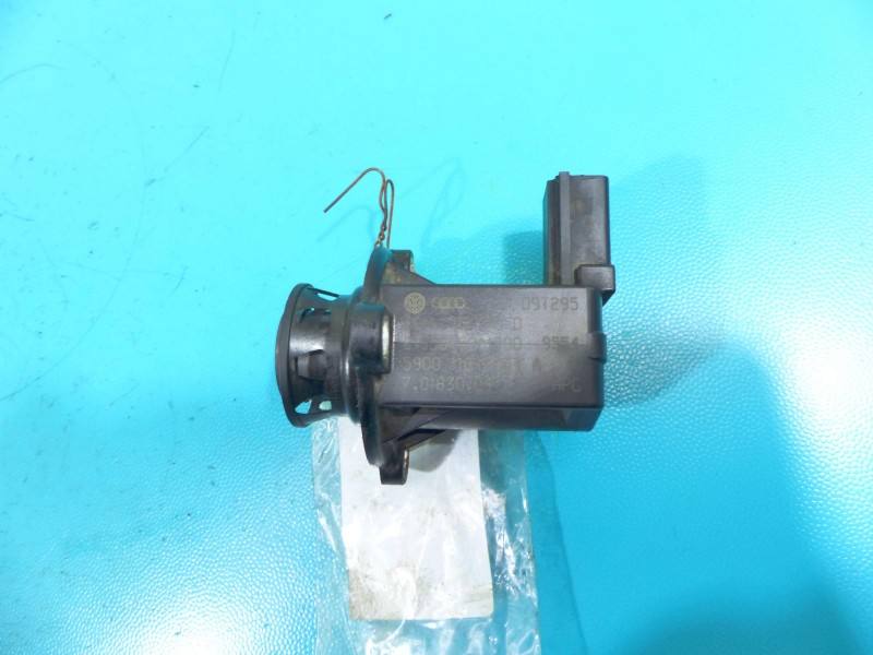 Вакуумний клапан турбіни Skoda Octavia 2 06H145710D — фото деталі 9