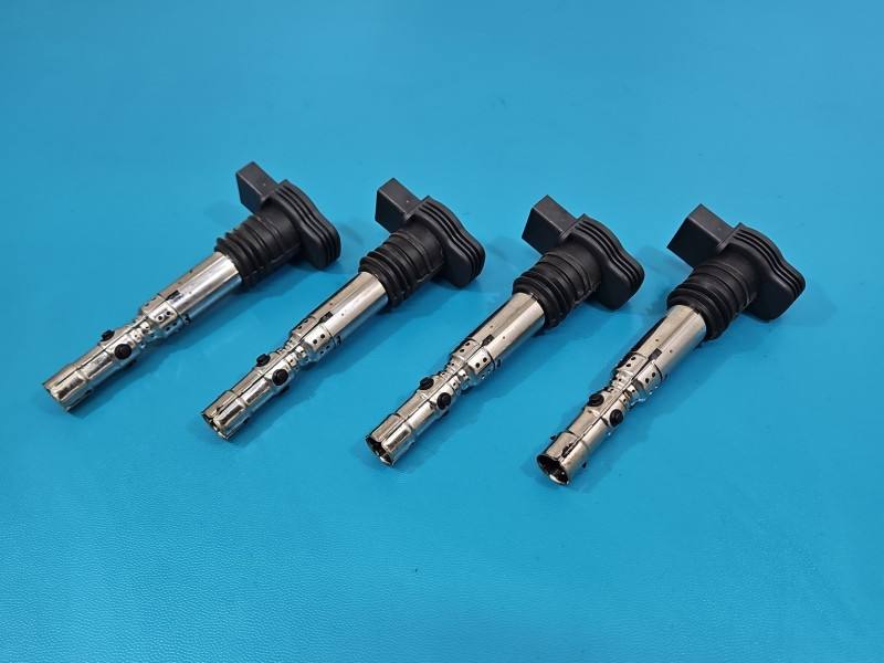 Котушка запалювання модуль Volkswagen Passat B5 06A905115D
