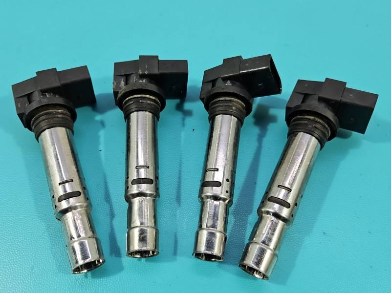 Катушка зажигания модуль Volkswagen Polo 036905715F