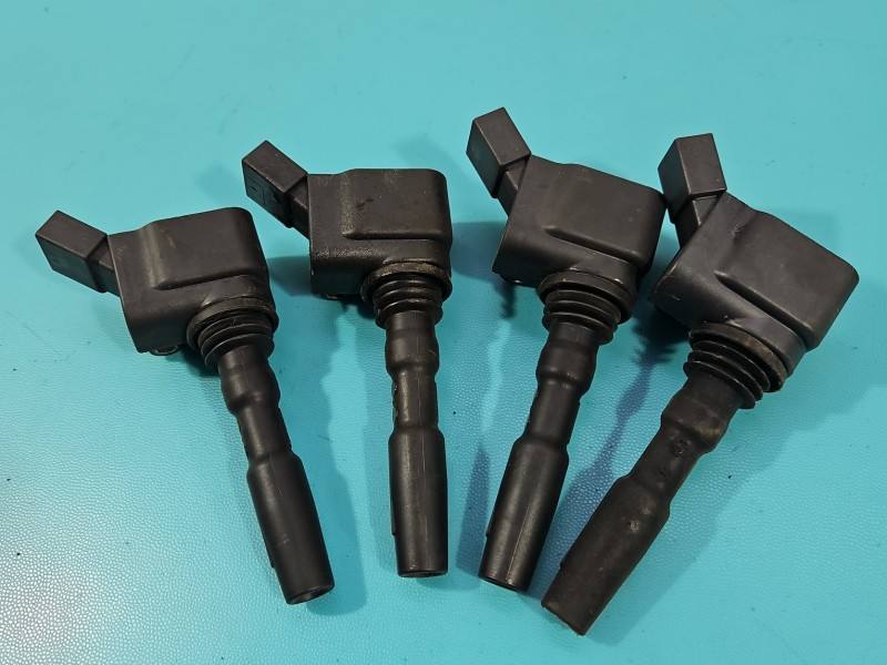 Котушка запалювання модуль Volkswagen Passat B8 04E905110K