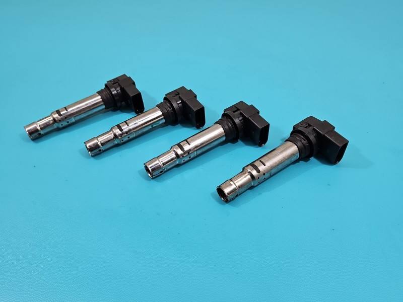 Катушка зажигания модуль Volkswagen Tiguan 036905715G