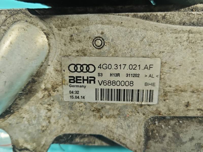 Масляний радіатор теплообмінник Audi A7 4G 4G0317021AF — фото деталі 9