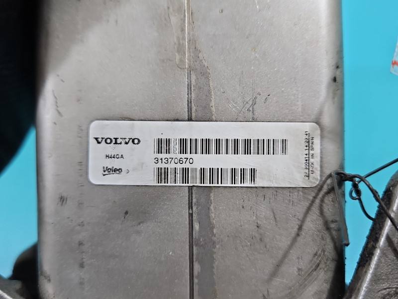 Радіатор EGR вихлопних газів Volvo V60 31370670 — фото деталі 7
