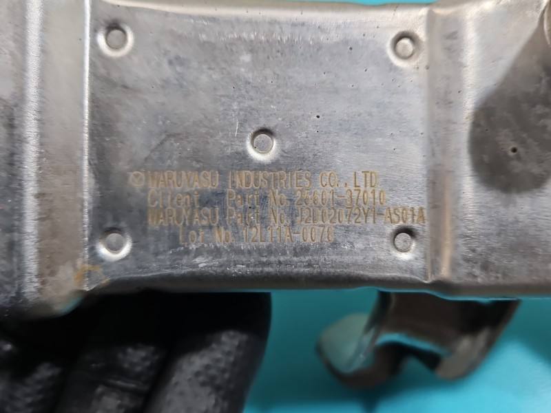 Радіатор EGR вихлопних газів Toyota Auris 25601-37010 — фото деталі 4