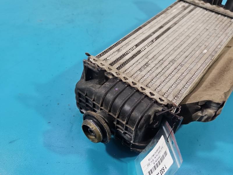 Інтеркулер радіатор Ford Transit Courier MT76-6K775-BA — фото деталі 3