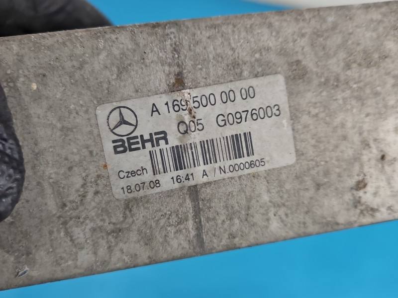 Інтеркулер радіатор Mercedes B W245 A1695000000 — фото деталі 2