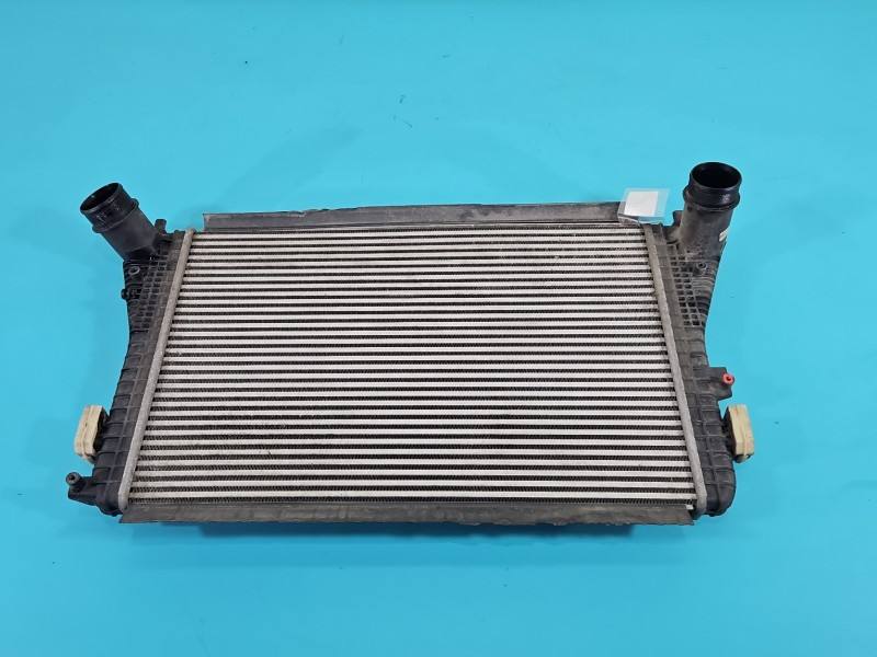 Интеркулер радиатор Volkswagen Passat B7 3C0145805AN