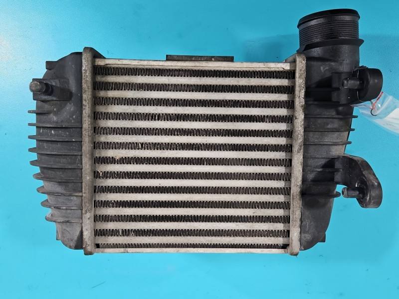 Інтеркулер радіатор Audi A6 C6 4F0145806R