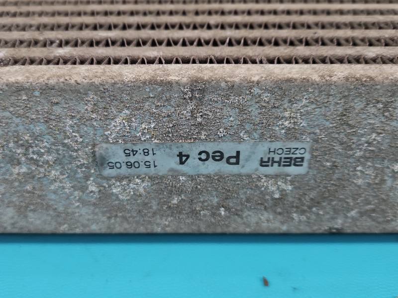 Інтеркулер радіатор Mercedes A W169 — фото деталі 4