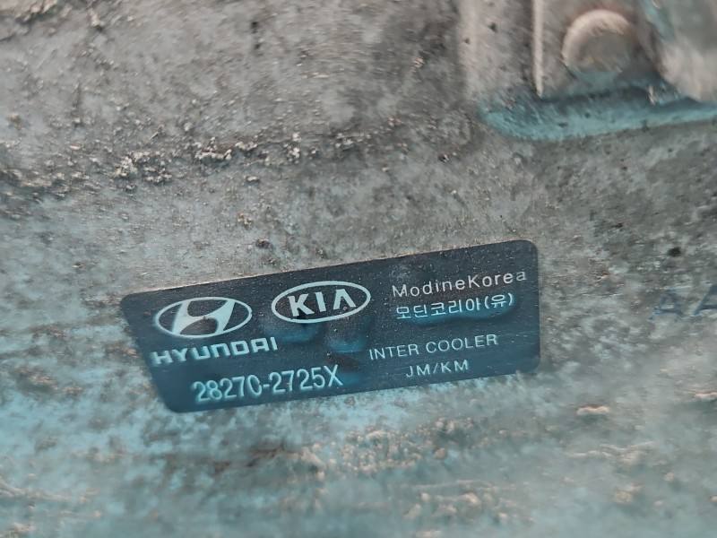 Інтеркулер радіатор Hyundai Tucson 28270-2725X — фото деталі 4