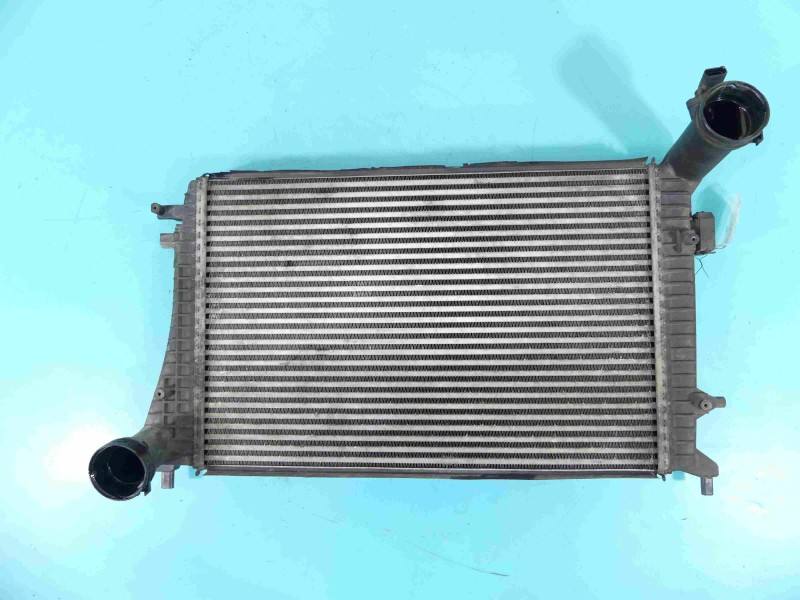 Інтеркулер радіатор Volkswagen Passat B6 3C0145803F