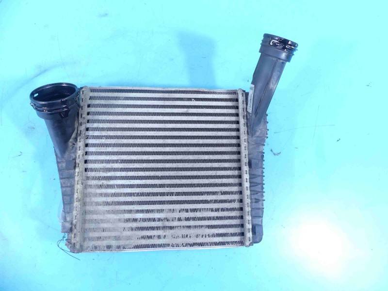Інтеркулер радіатор Volkswagen Touareg 7P0145804A