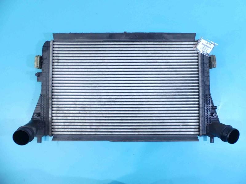 Интеркулер радиатор Volkswagen Passat B7 1K0145928J