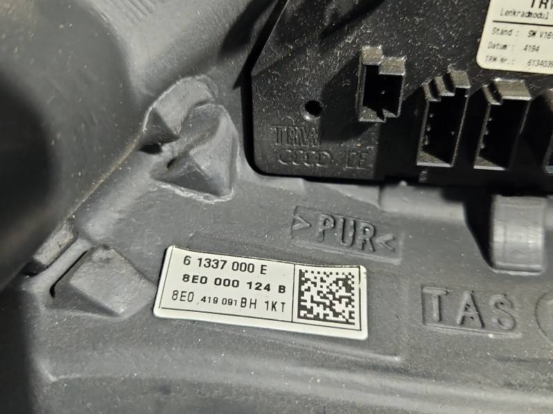 Кермо Audi A4 B6 8E0000124B — фото деталі 9