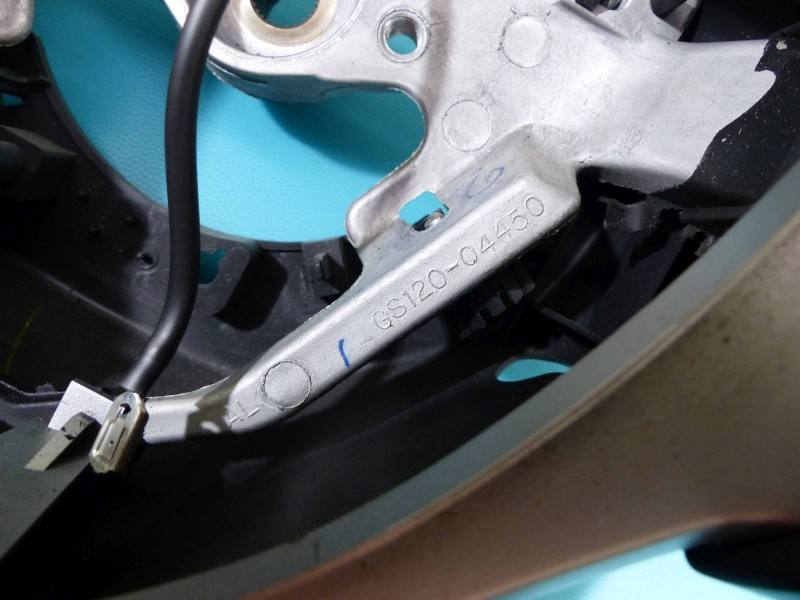 Кермо Suzuki Swift GS120-04450 — фото деталі 6