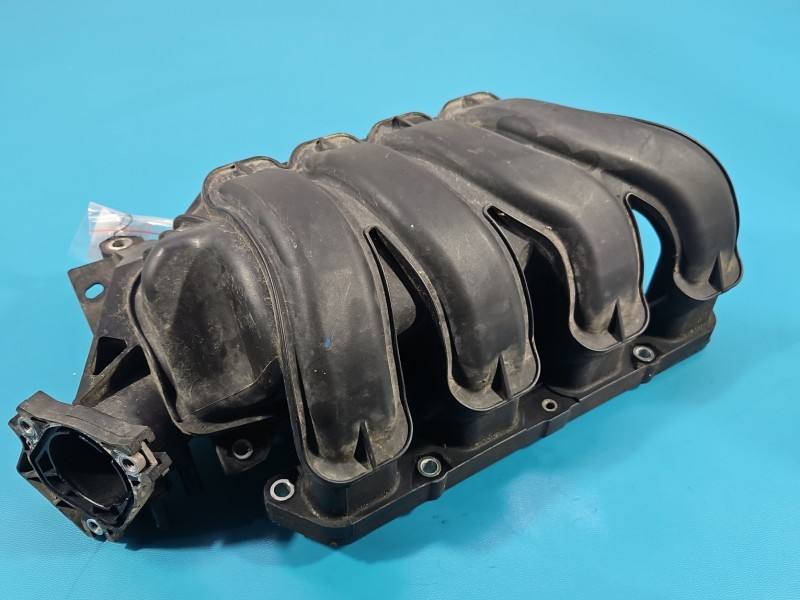 Впускний колектор Toyota Auris 2900307609