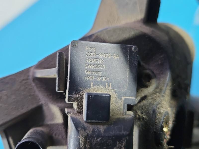 Впускний колектор Ford Focus 2S6G-9424-D — фото деталі 12