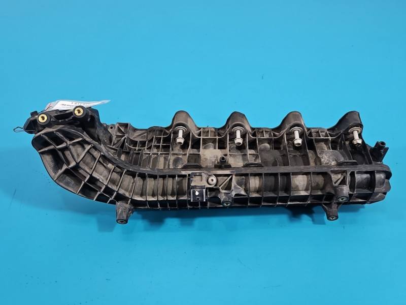Впускний колектор Opel Zafira C 55500777