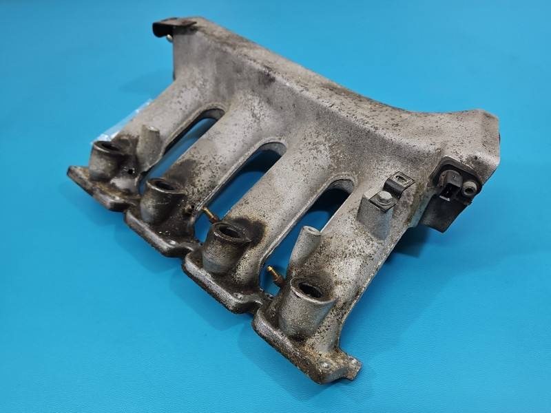 Впускний колектор Audi A3 8L 06A133223P