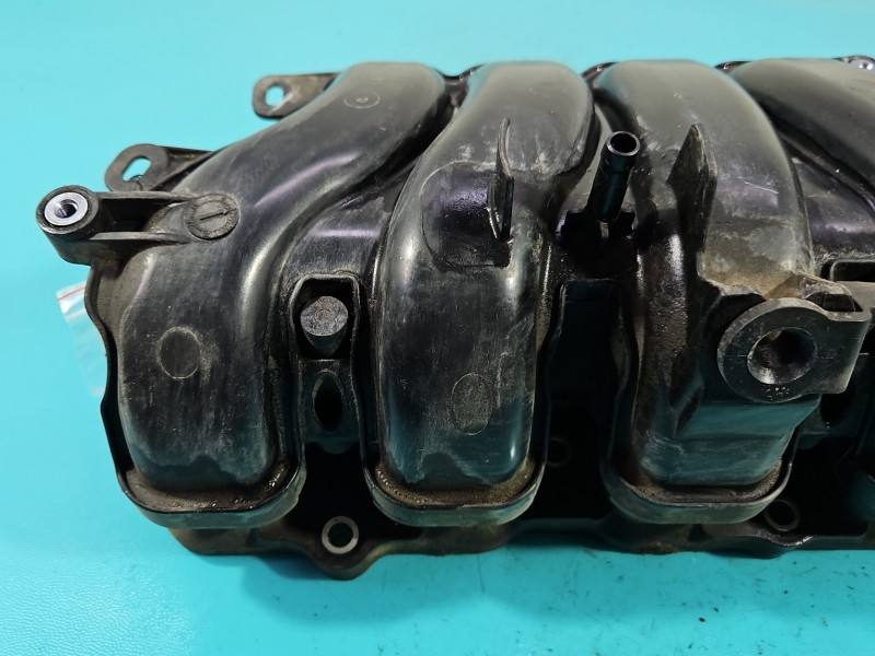Впускной коллектор Toyota Yaris 3 — фото детали 4