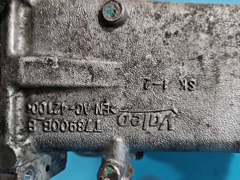 Впускний колектор Skoda Octavia 3 04L129766AL — фото деталі 8