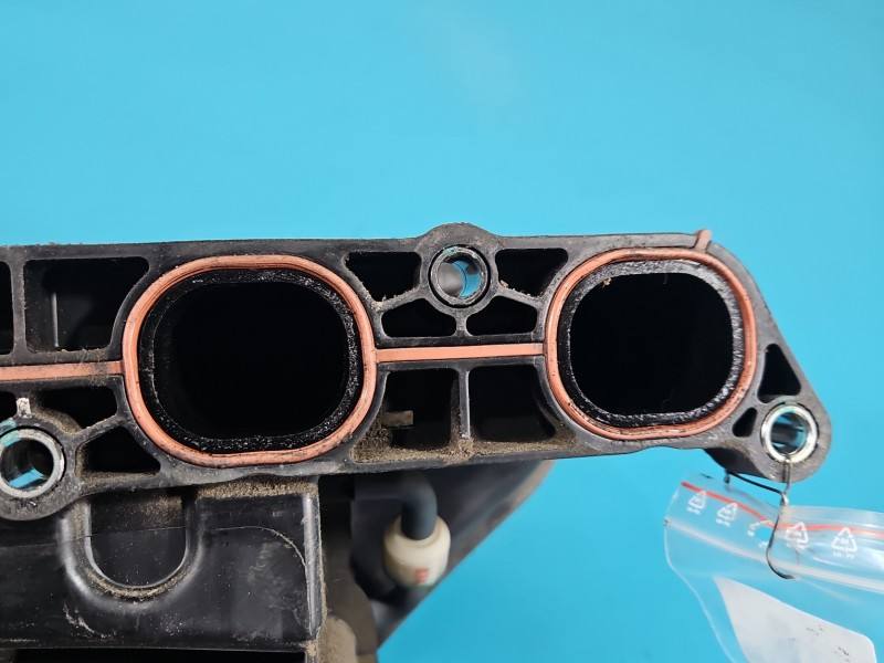 Впускний колектор Hyundai Ix35 — фото деталі 4