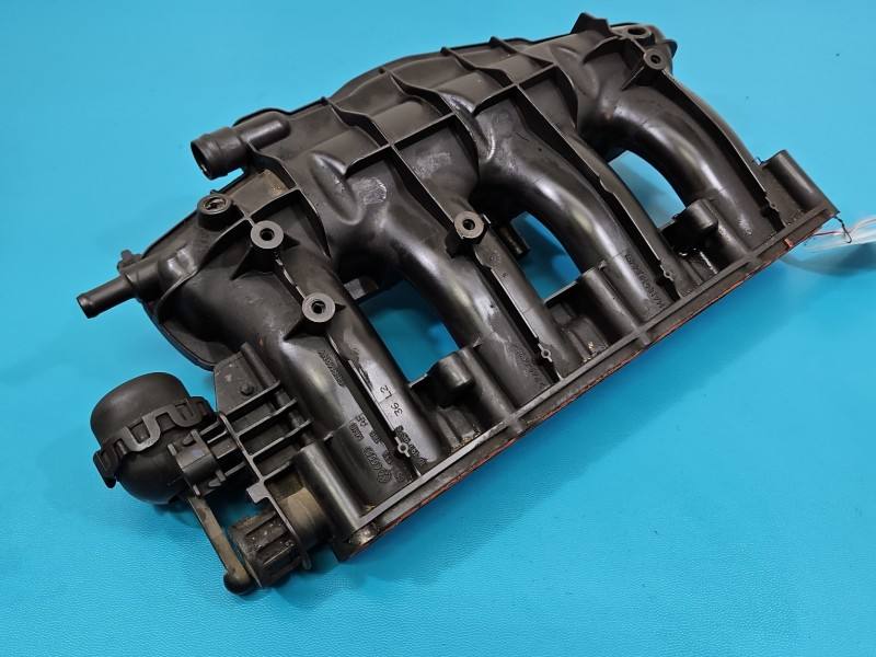 Впускний колектор Audi A5 8T 06M133185AP