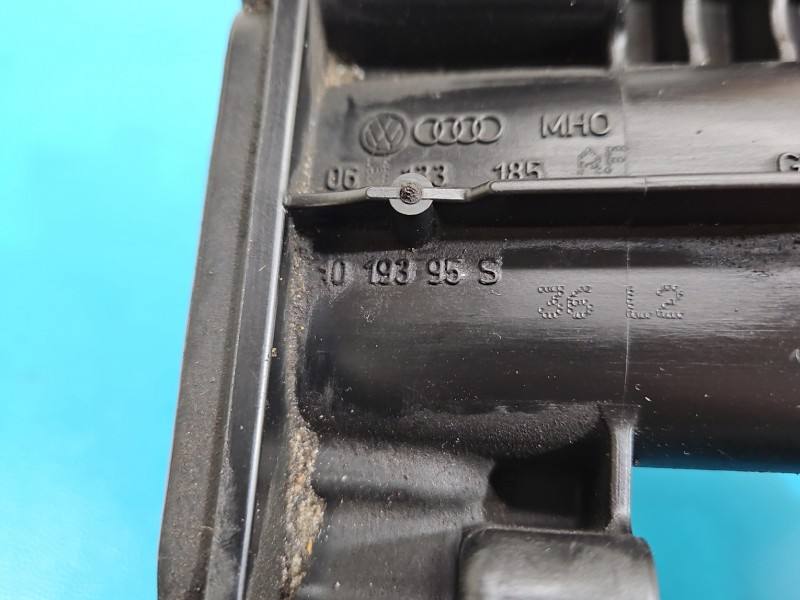 Впускний колектор Audi A5 8T 06M133185AP — фото деталі 4
