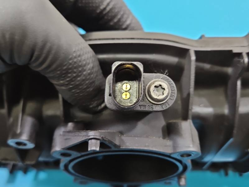 Впускний колектор Audi A5 8T 06M133185AP — фото деталі 7