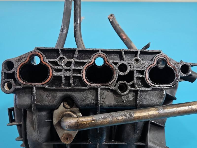 Впускний колектор Opel Corsa C 09129713 — фото деталі 4
