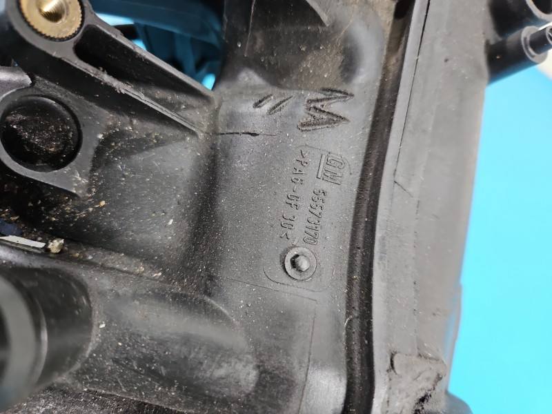 Впускний колектор Opel Astra J 1064932S03 — фото деталі 9