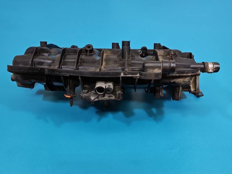Впускний колектор Volkswagen Passat B6 06E138201N — фото деталі 6