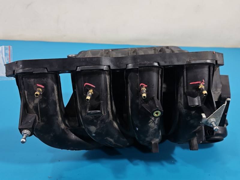 Впускний колектор Toyota Auris 1028189S01 — фото деталі 9