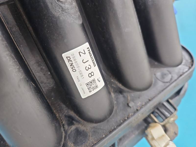 Впускний колектор Mazda 2 099800-0251 — фото деталі 3