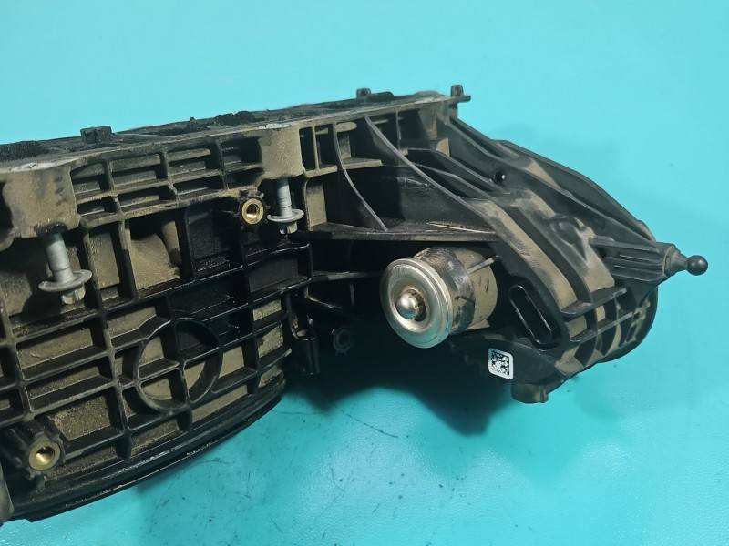 Впускний колектор Mercedes B W246 A6510900037 — фото деталі 11
